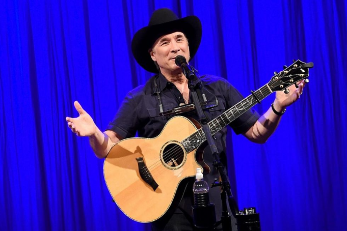 Clint Black at Mankato Civic Center