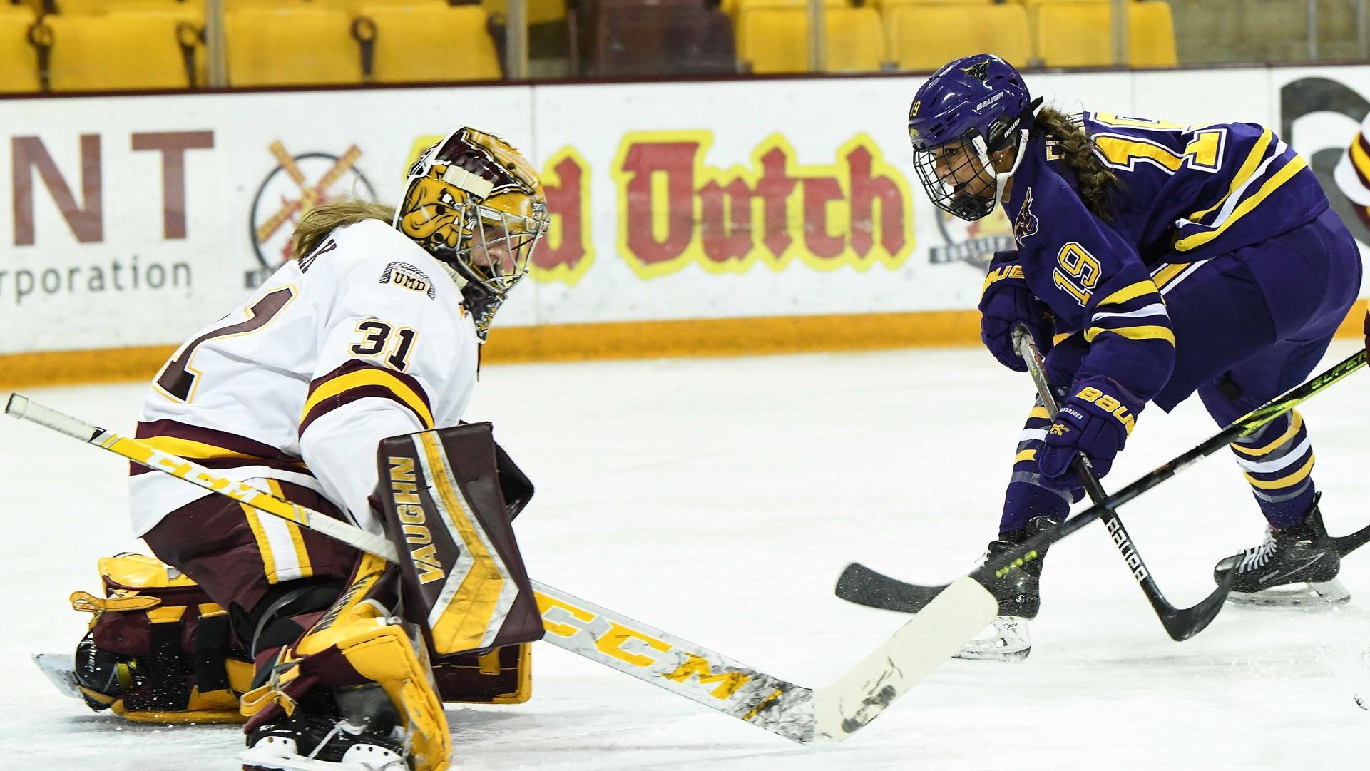 Minnesota State Mankato Mavericks vs. Minnesota Duluth Bulldogs at Mankato Civic Center